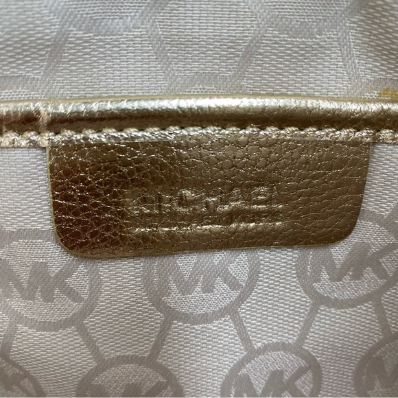 Michael Kors Large Amagansett Straw Tote with Gold Leather details - Picture 7 of 11